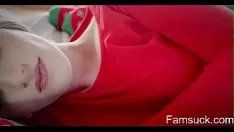 Play Xmas morn sex with my treaddad