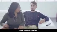 تشغيل نقابة الجريمة - زميلة لاتينية ساخنة (شيلا) (Keyha) تتنافس على ساشي