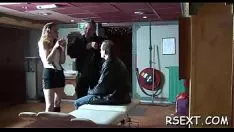 चलाएँ स्कर्ट चूसती है और हार जाती है