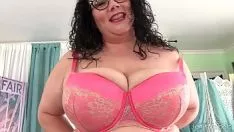 Redare Big sined btw jessica hunger folosește jucării sexuale