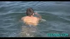 Oynat Melek devon penis emmek ve kutu sikme yapar
