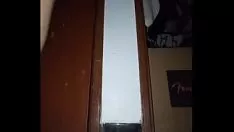 播放 Riddingdong 一个大假阳具适合我的屁股。