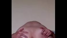 播放 情绪化的非专业黑发性交实数自制