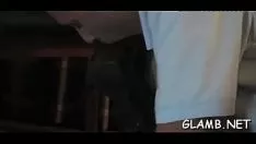 Redare O nobilă prețioasă își face flancul pentru a obține sperma