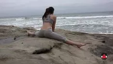Play Yoga baby on the bto each one