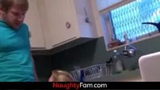 播放 跑步妈妈有角，需要楼梯