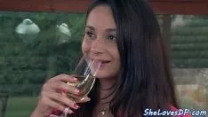 Reproducir chica de portada adolescente repetida permeada y salpicada