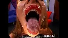 Reproducir Una alimentación de glazzy cumstrokes