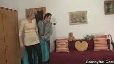 Jouer Elle est plantée et minou baisé