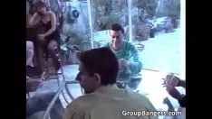 Oynat Boynuzlu sürtükler hakkında tam oluyor