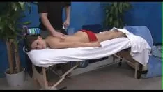 Oynat Sıcak kız kıçını şaplak alır