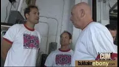 Reproducir Árbol de ébano se la follan por un tipo de chicos blancos 5