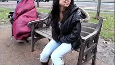 Afspelen Pornoxn Britse mensen missy pissen in het openbaar