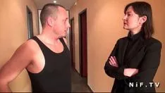 Oynat Fransız milf CEO'su kıçını dürttü ve bir kullanıcı tarafından huysuzlandı