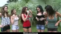تشغيل مختلس النظر توم الجنس مقابل المال في 10