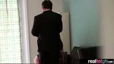 Odtwórz Taśma wideo z seksem z piękną dziewczyną kochającą proces pokazu ruchomych zdjęć-18