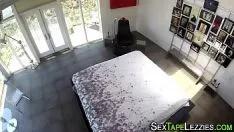 Redare Număr real lesbo sexvideotape smack
