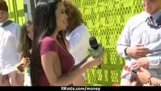 Putar Remaja cepat meniduri seorang pria di depan kamera televisi demi uang tunai di tahun 6