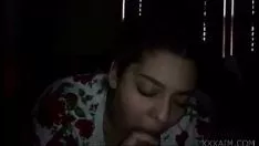 Abspielen Die heiße arabische Missy lutscht einen großen marokkanischen Gummischuh. Veröffentlichen Sie hier Webcams auf pornaim.com