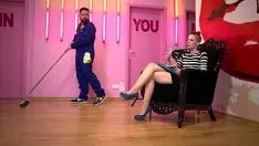 再生 マグマはタイトな赤いヘッダーの高いドイツのふしだらな女を取ります