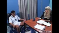 Jouer Doyen de style adhésif