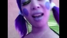 चलाएँ युमी गधा जोकर चारों ओर