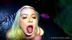 Oynat Extremum bukkakes ve nervus facialiss ile dp üzerinde pornoabella