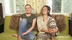 Riproduci Tribades non professionali tamara e thenphia scopano