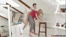 Redare Capcană de 18 ani fucked frontal de un frate vitreg cu coarne