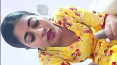 चलाएँ देसी गृहिणी अदिति आर्य की OYO होटल में पहली बार जम कर चुदाई