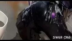 播放 实数观众在一个辉煌的洞里把她的sumnuts都吸了出来