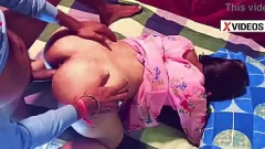 Jouer Desi Girl obtient du creampie doggystyle dans la vidéo amateur
