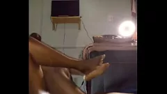 Jouer Ebony MILF gagne la loterie reproductrice avec creampie
