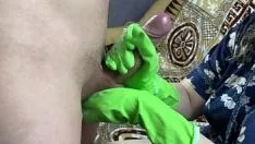 再生 彼が彼女に絶頂するまで、熱いslatternは彼女のインストラクターを引き離します
