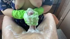 再生 家の熱い女性が私のサシェイを濡らして、テレビカメラで中出しをしました