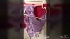 Redare Îi port lenjeria de corp la casa fetei mele