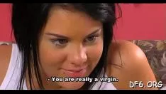 Reproduzir Espião bem escolhido parafusa seu flogon batendo em uma fatia de rap dolorosa